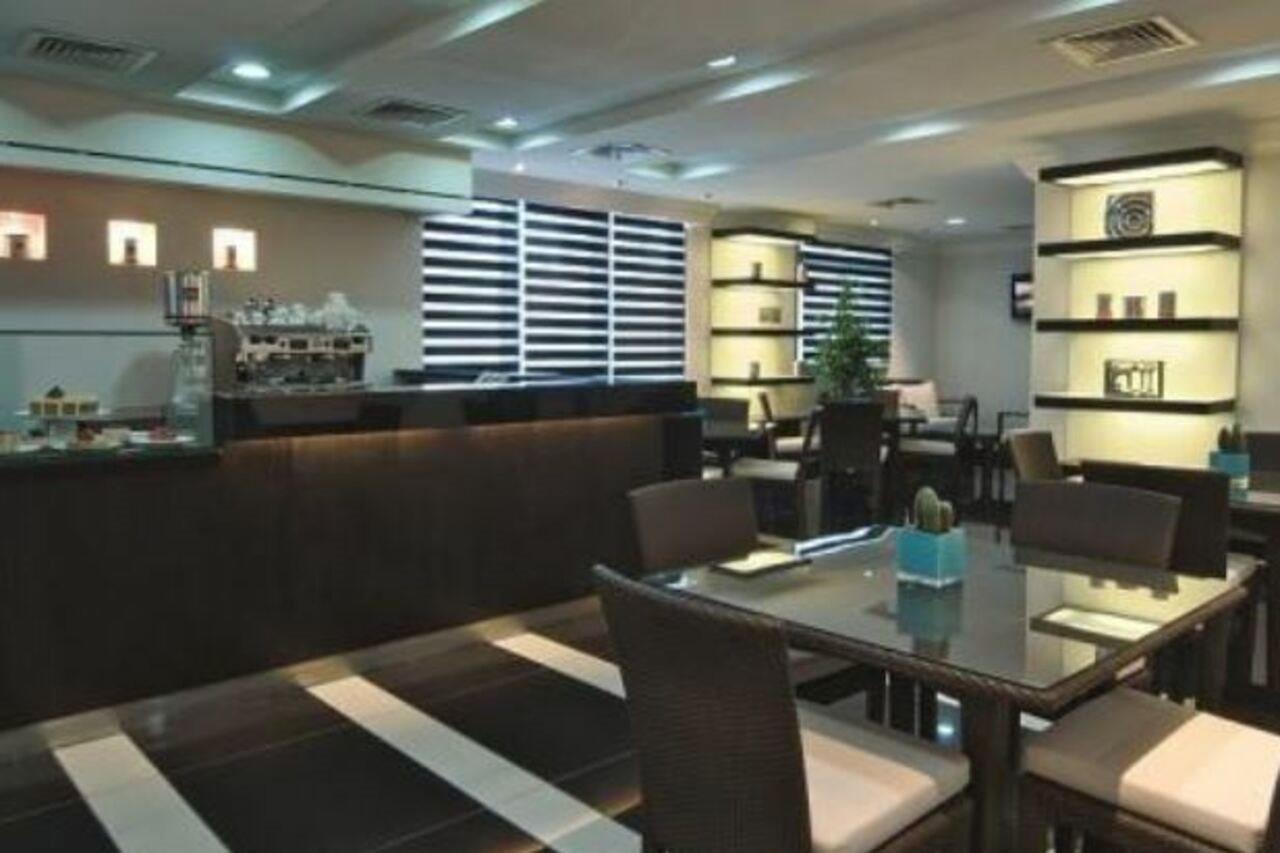 Retaj Residence Al Corniche ドーハ エクステリア 写真