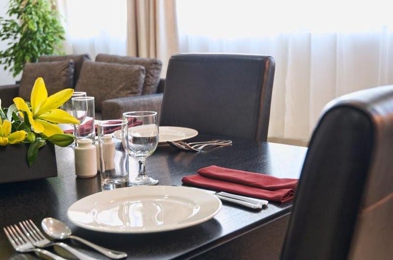 Retaj Residence Al Corniche ドーハ レストラン 写真